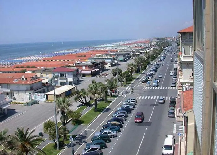 Frühstückspension Lea Viareggio