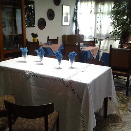 Oda ve Kahvaltı Lea