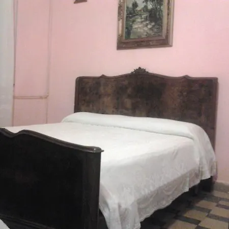 Oda ve Kahvaltı Lea